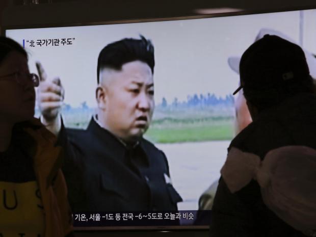 नॉर्थ कोरिया के सनकी तानाशाह ने 5 सीनियर अफसरों को तोप से उड़ाया