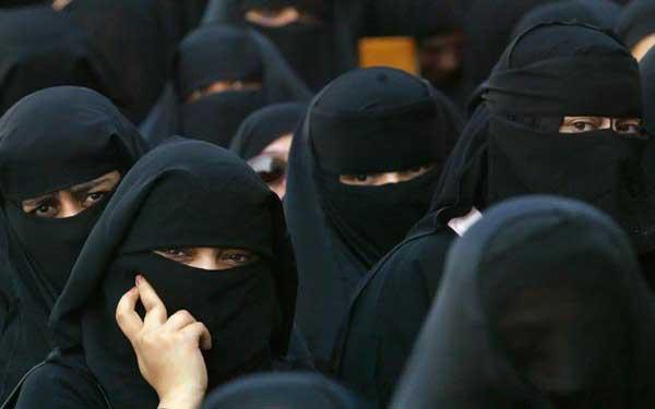 मुस्लिम महिलाएं नहीं डाल पाएंगी बुर्के में वोट, भाजपा के खिलाफ रची गई साजिश बेनकाब!  