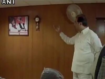यूपी CM हाउस में मुलायम-आजम को देख भड़के योगी के एकलौते मुस्लिम मंत्री