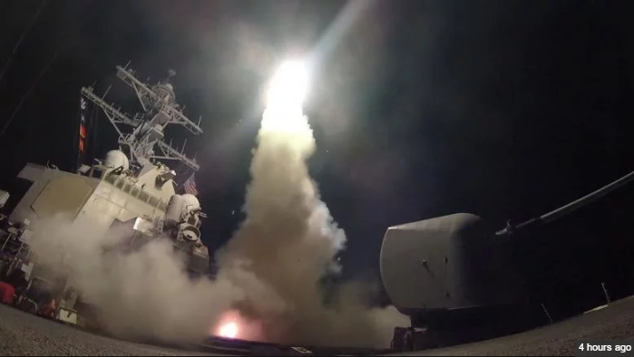 US ने सीरिया पर दागीं 50 क्रूज मिसाइलें, रूस ने कहा- यह इंटरनेशनल लॉ का उल्लंघन
