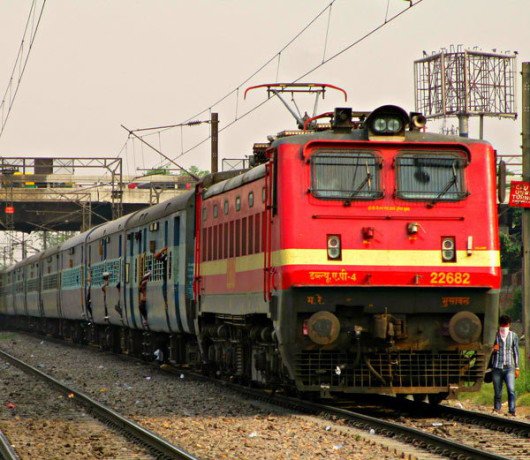 भारतीय रेलवे के लिए आमदनी का जरिया बनी ओला-उबर