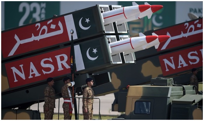 #बड़ी खबर: अब पाकिस्तान भी दिखा रहा अपना, अभी-अभी किया मिसाइल टेस्ट, देखें विडियो!