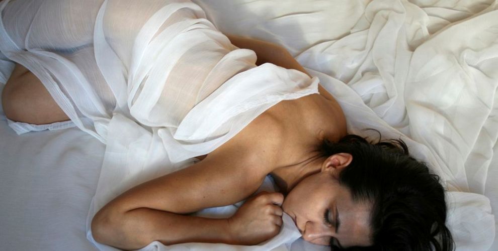 क्या आप जानते हैं नग्न अवस्था में सोने के ये बड़े लाभ, जानकर आप भी हो जायेंगे खुश