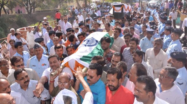 कानपुर में एयरफोर्स के शहीद को नम आंखों से दी अंतिम विदाई