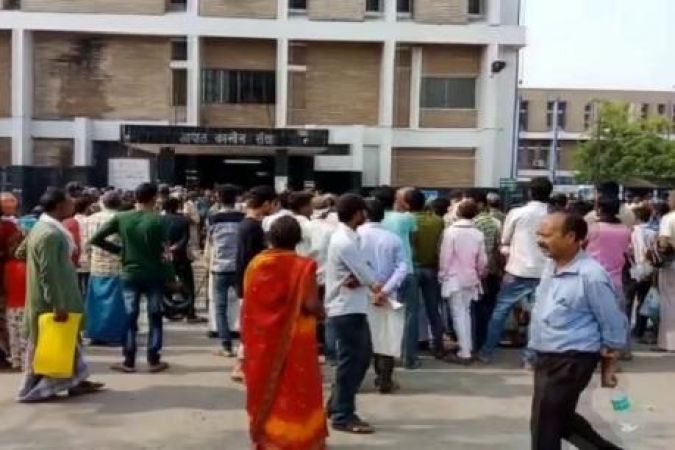 जूनियर डॉक्टर की हड़ताल से मरीजों की हालत ख़राब 