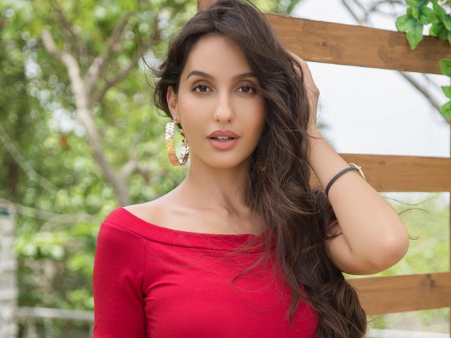 Nora Fatehi grooving to ‘Kamariya’ with little fans is the cutest thing you will see today